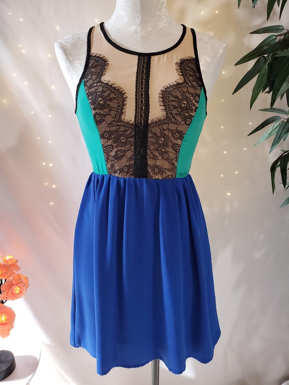 Gianni Bini Scalloped Lace Color Block Fit & Flare Mini Dress Women's Size XS